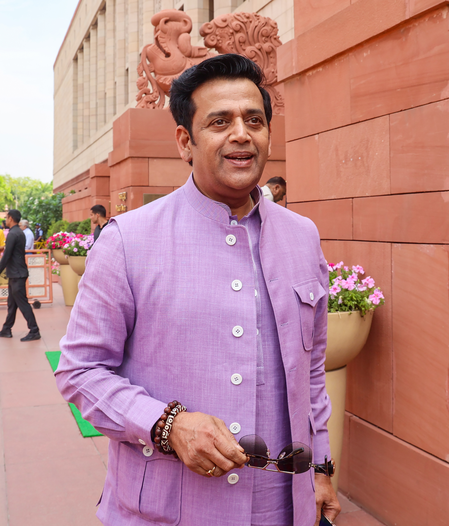 Ravi Kishan alleges suppression of cultural events in Bengal, exudes confidence of BJP’s win