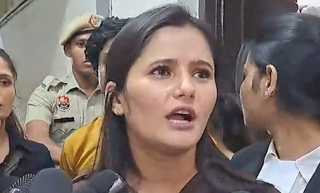 Actress Anjali Raghav files complaint with Haryana Women’s Commission over obscene videos