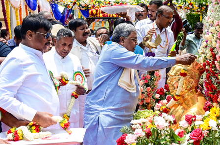 Siddaramaiah accuses ECI of bias over K’taka schemes ​