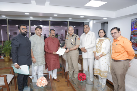 Delhi BJP files police complaint against Kharge over ‘snake’ remark