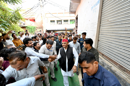 Kanpur has been made ‘Badnaampur’, quips Akhilesh Yadav