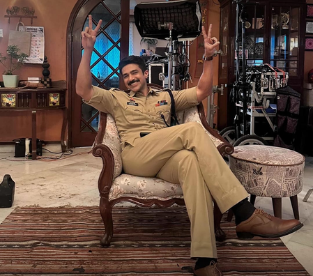 Saqib Saleem calls his ‘asli Kaptaans’ his guiding force on 38th birthday