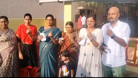K’taka bypolls: Voting crosses 43 pc in Bagalkot, 37 pc in Davanagere; claims of cash distribution made