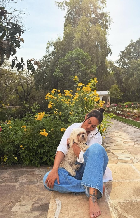 Sonakshi Sinha soaks in calm and greenery, calls it ‘Nature-o-pathy’