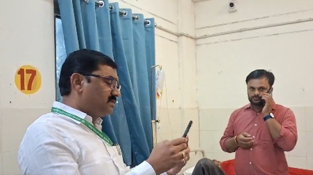 Union Minister reviews situation, assures proper medical care as pilgrim bus overturns in UP’s Ghazipur