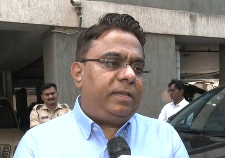 Oppn targets Maha govt’s stance to make Marathi mandatory for auto, taxi drivers