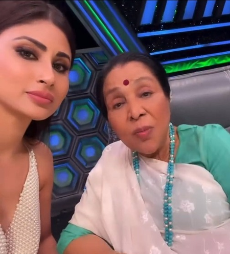 Mouni Roy shares a fond memory of late Asha Bhosle singing in Bengali