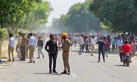 Delhi Police issues traffic advisory as Noida workers’ protest severely affects movement