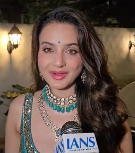 Ameesha Patel says late Asha Bhosle’s song marked her first step in Bollywood: Will cherish it all my life