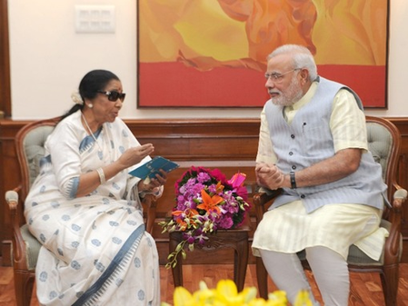Modi Archive recalls the legendary singer’s heartfelt conversations with PM Modi