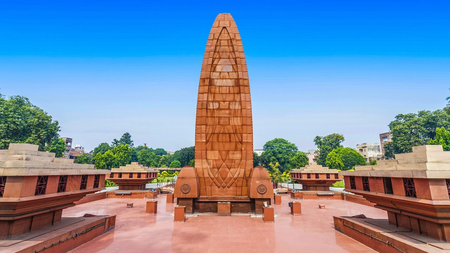 ‘I bow my head in deep reverence’: Harbhajan pays tribute to Jallianwala Bagh martyrs