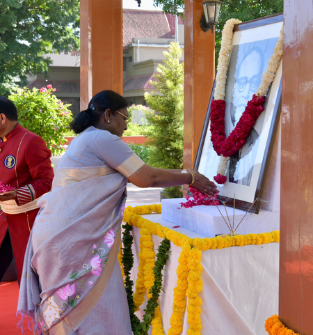 President Murmu pays floral tribute to Dr Ambedkar at Gujarat’s Lok Bhavan