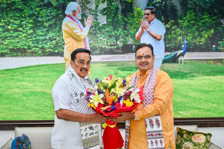 Rajasthan CM discusses water projects with Union Minister​