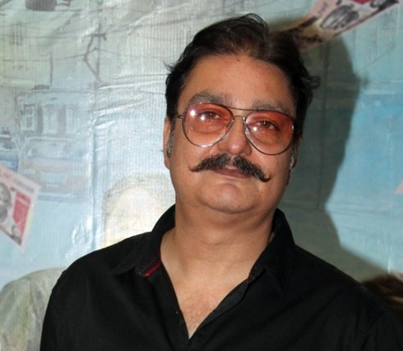 Vinay Pathak shares what makes him blindly trust Rajat Kapoor