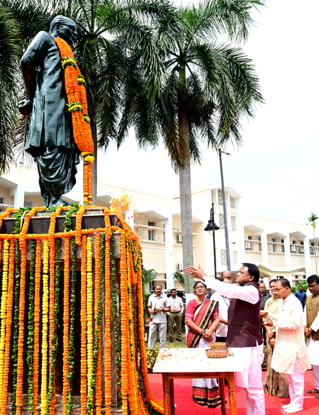 CM Mohan Majhi reaffirms ‘Samruddha Odisha’ vision, pays tribute to Biju Patnaik