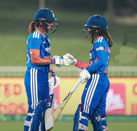 1st T20I: Harmanpreet shines, but late collapse leads to India making 157/7 against South Africa