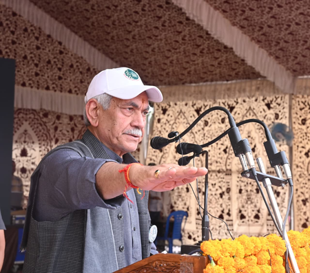 L-G Sinha joins padyatra under ‘drug-free J&K’ in Rajouri