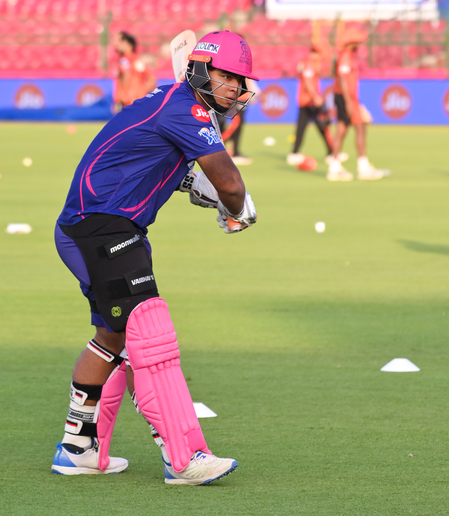 IPL 2026: Pat Cummins back as SRH opt to bowl against RR
