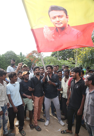 Fan murder case: Jailed Kannada superstar Darshan approaches SC for bail, cites delay in evidence examination