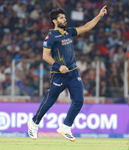 IPL 2026: Arshad Khan stars as RCB bowled out for 155 runs against Gujarat Titans