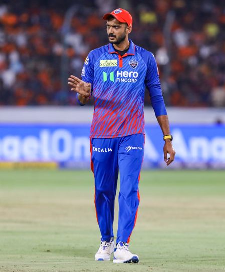 ‘It makes no sense’: Finch slams Axar’s bowling call against SRH