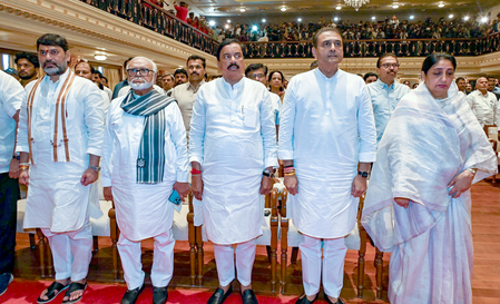 Maha: NCP dismisses rumours of 22 MLAs contacting Sharad Pawar