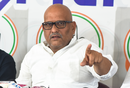 Cong leader caught on camera making filthy comments at PM Modi, BJP fumes