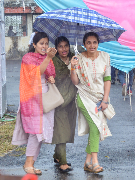 MP: Turbulent weather persists, 13 districts to experience gusty winds, thunderstorms