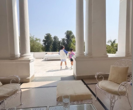 Kareena Kapoor gives a glimpse of her ‘lazy old-school mornings’ with Taimur & Jeh