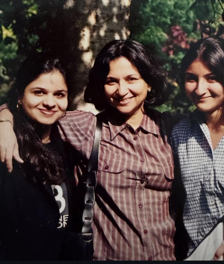 Soha Ali Khan shares unseen pic of Sharmila Tagore, sister Saba & herself from younger days