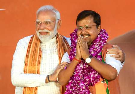PM Modi extends birthday wishes to Nitin Nabin; calls him youthful, dynamic leader
