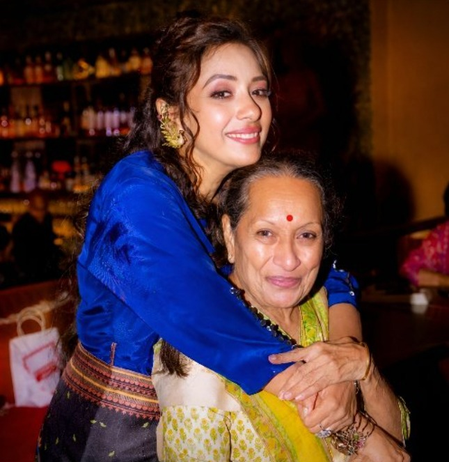 Rupali Ganguly’s mother ‘steals the spotlight’ as she grooves on ‘Shararat’ from ‘Dhurandhar’