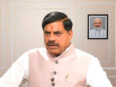 As MP govt marks 2.5 years, CM pushes for statewide review of development works