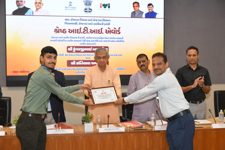 Gujarat Govt honours top 12 ITIs, highlights role in skill development