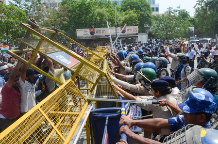 Bihar TRE-4 agitation: FIR filed against student leader Dilip Kumar and 5000 unknown people​