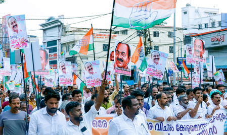 Congress CM race turns bitter as Satheesan supporters take to the streets