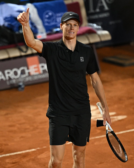 Italian Open: Sinner cruises past Ofner with straight sets win