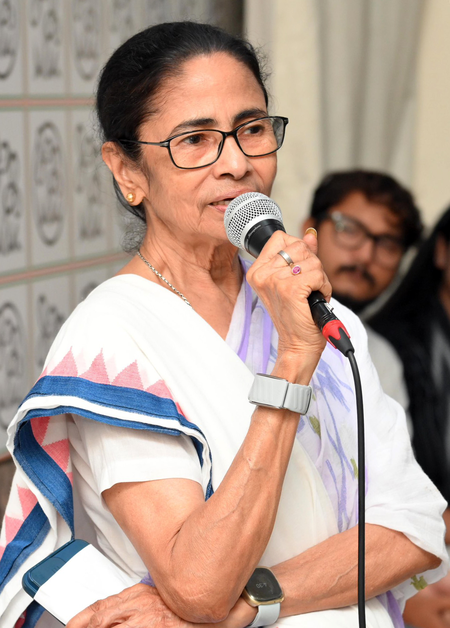 Mamata Banerjee to convene Trinamool meeting today at her residence to review Bengal poll defeat
