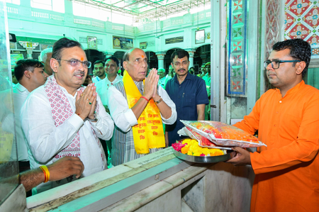Rajnath Singh, Bhajanlal Sharma share vehicle in Rajasthan’s Nagaur