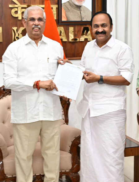 After Tamil Nadu turbulence, Kerala offers Governor a smooth transition