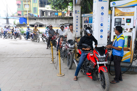 No shortage of petrol, diesel or LPG at retail outlets: Govt officials
