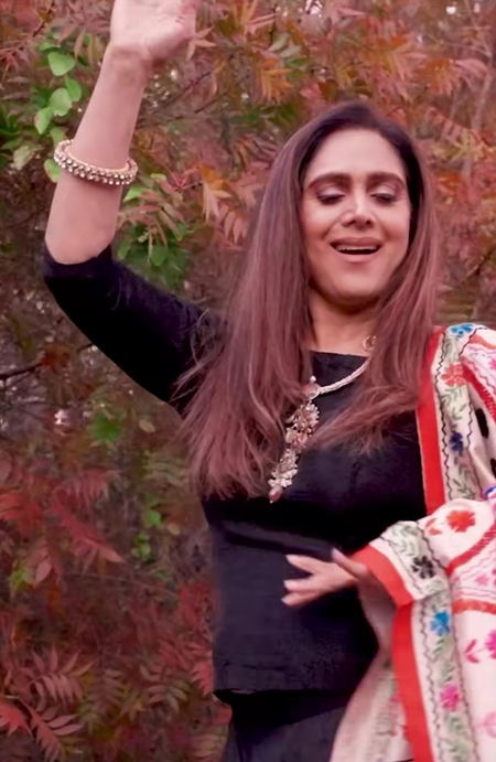 Meenakshi Seshadri recalls fond memories of working with Chiranjeevi for the song ‘Lashkara’ 33 years ago