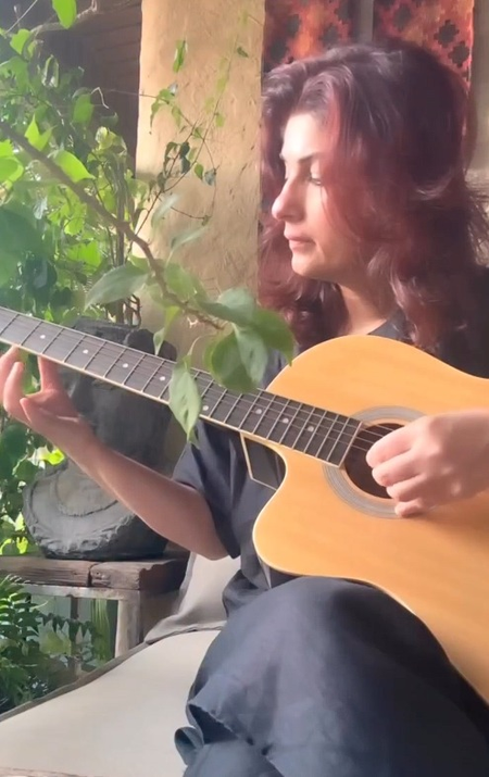 Twinkle Khanna learns guitar from her 12 year-old daughter, says every wrong note gets her a ‘condescending look’