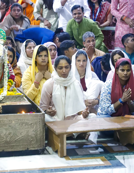 Indian women’s team players seek blessings at Mahakal temple ahead of T20 World Cup 2026