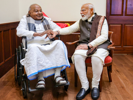 PM Modi extends birthday wishes to Deve Gowda, lauds his contributions to nation