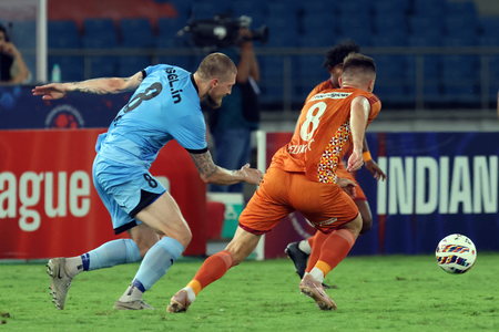 ISL 2025-26: Mumbai City FC seal third place with victory over nine-man Punjab FC