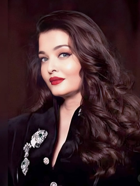 Aishwarya Rai Bachchan heads to Cannes with daughter Aaradhya