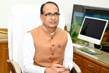 Shivraj Singh Chouhan tells officials to cut red tape to help farmers, rural poor get govt benefits