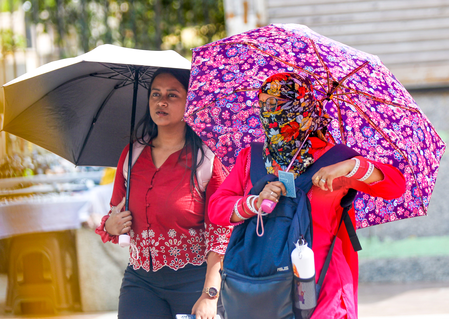 Heatwave to continue in Delhi-NCR for next three days; weather likely to change from May 29