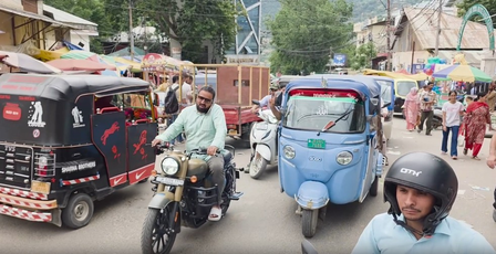 Eid shopping: Markets in J&K’s Srinagar witness huge festive rush